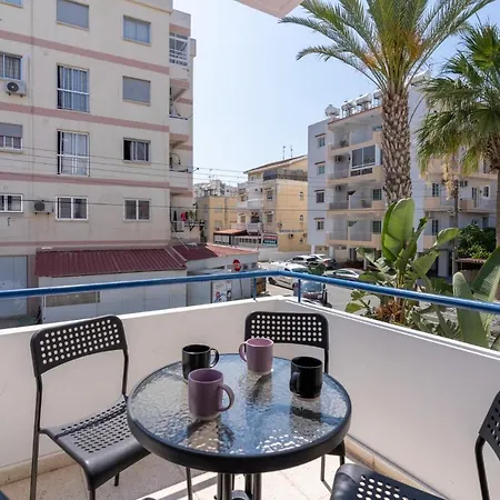 Odyssey - Captivating 2-Bedroom Retreat In Larnaka Exterior foto