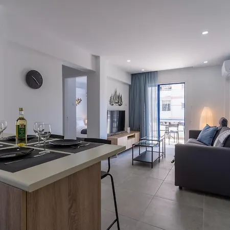 Odyssey - Captivating 2-Bedroom Retreat In Larnaka Exterior foto