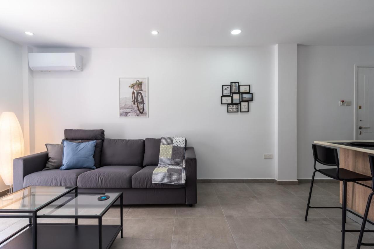 Odyssey - Captivating 2-bedroom Retreat In Apartment Larnaka